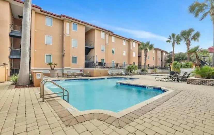 3 Bed Block To 2 Pools Hot Tub * Tybee Island