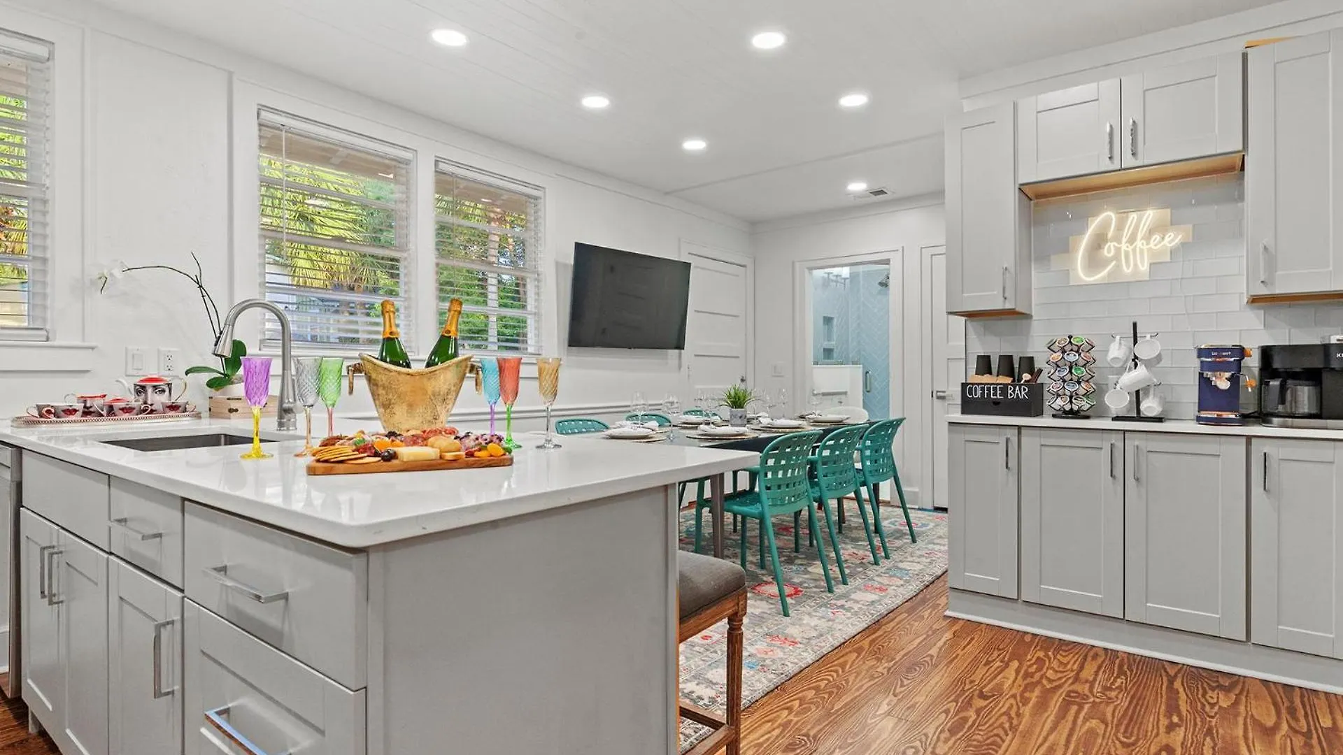 Holiday home Pink Pearl By The Sea 6 Bedroom Tybee Island