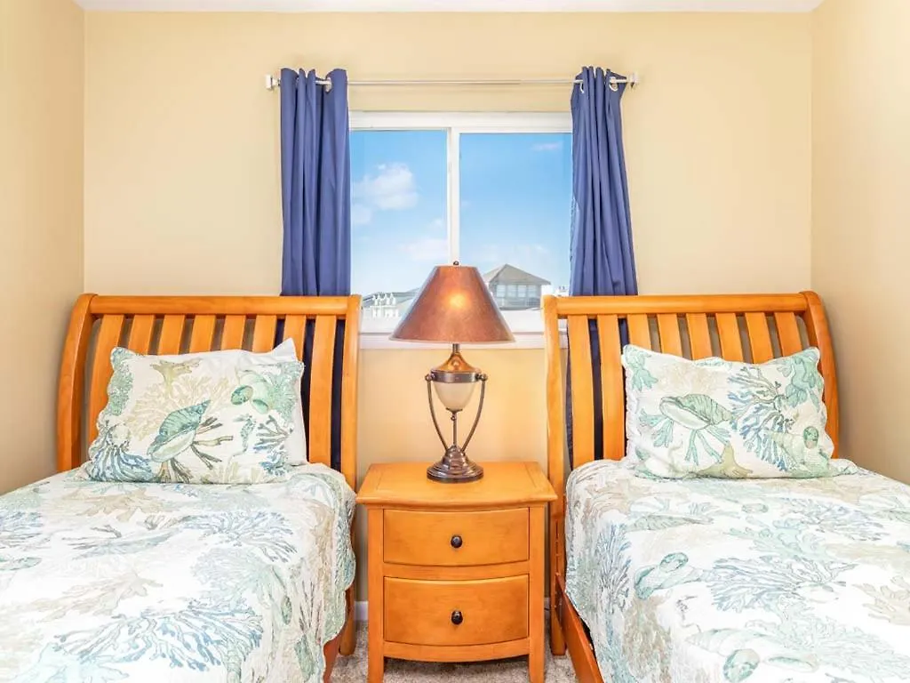 Apartment Lighthouse Point 11c