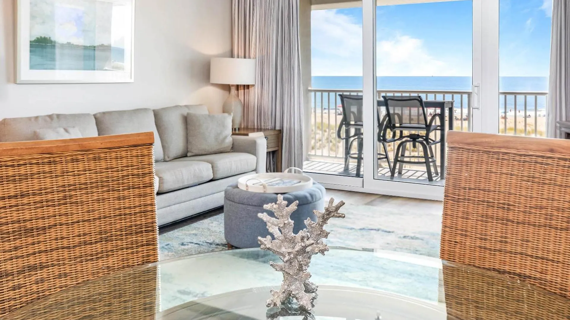 Apartment Ocean Song 332