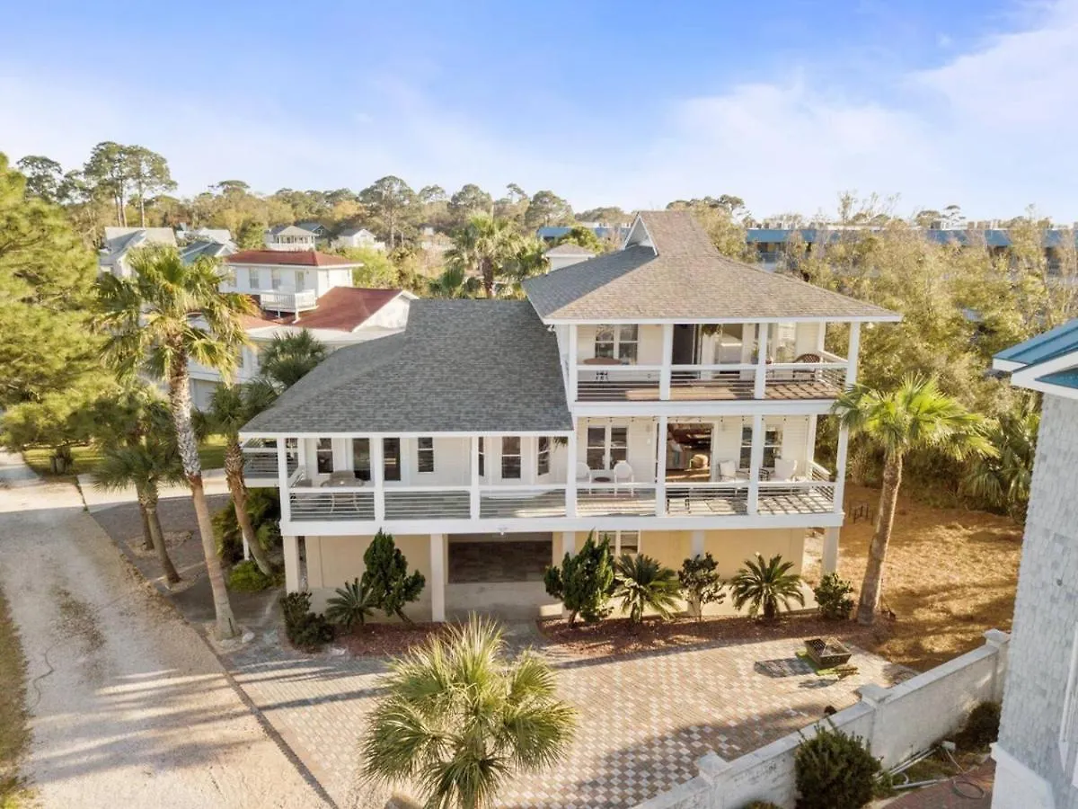Holiday home Newly Remodeled Beachfront Private Access *