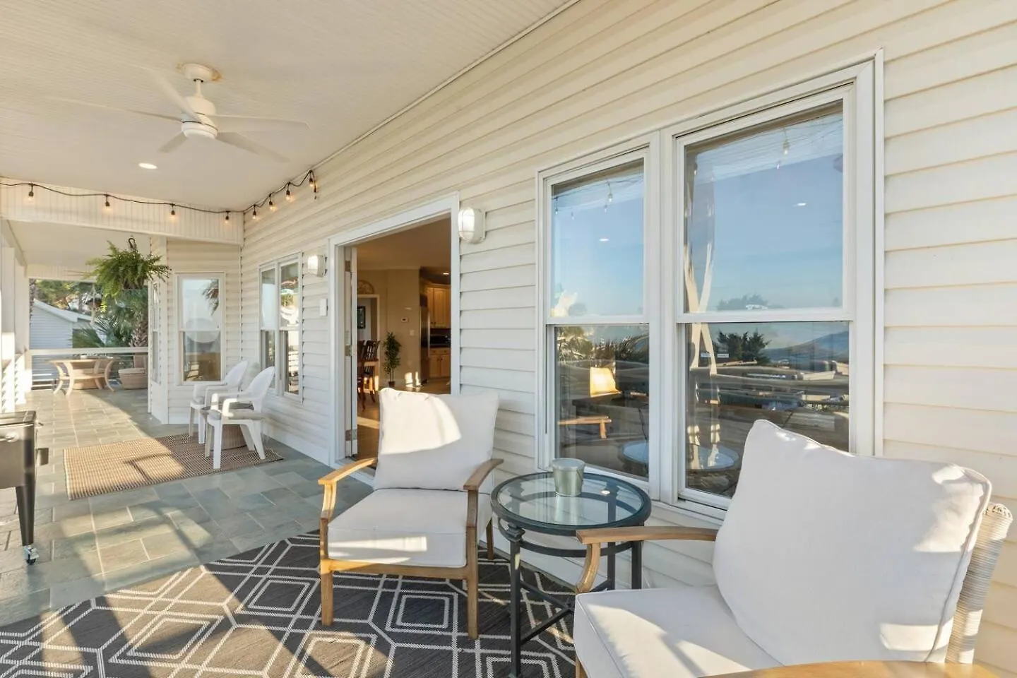 Holiday home Newly Remodeled Beachfront Private Access *