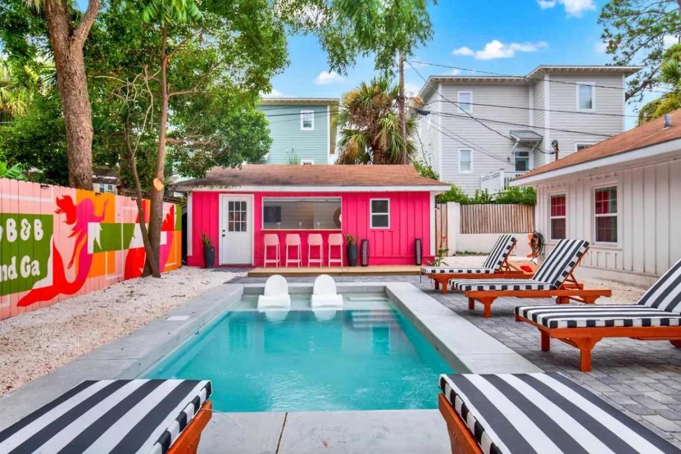 6 Bed 4 Ba Style W Heated Pool * Tybee Island