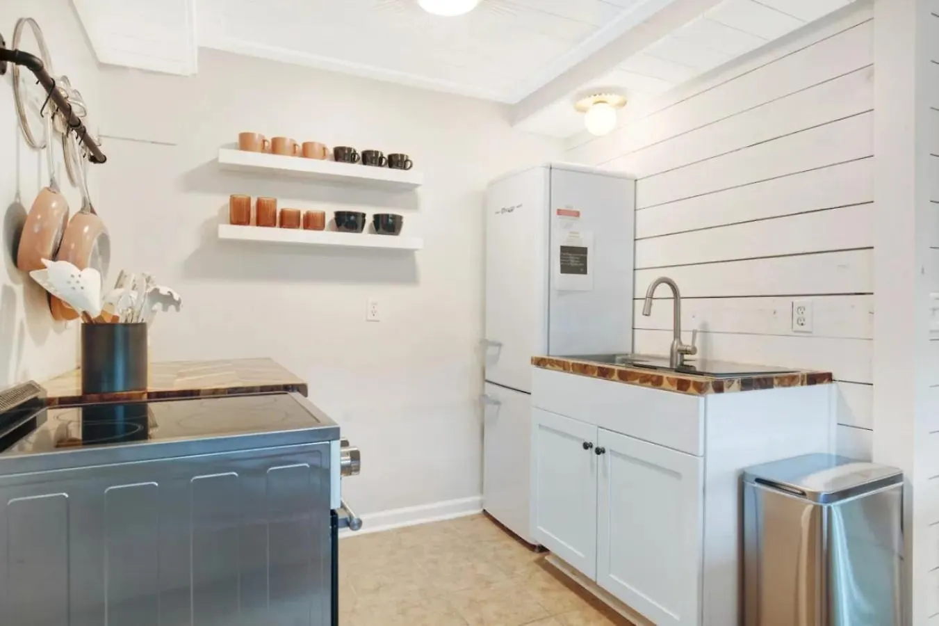 6 Bed 4 Ba Style W Heated Pool