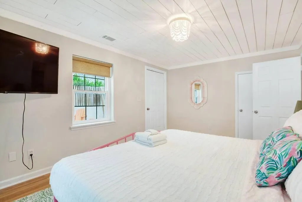 Apartment Salt Gypsy Unit A Expansive Outdoor Space W Pool Tybee Island