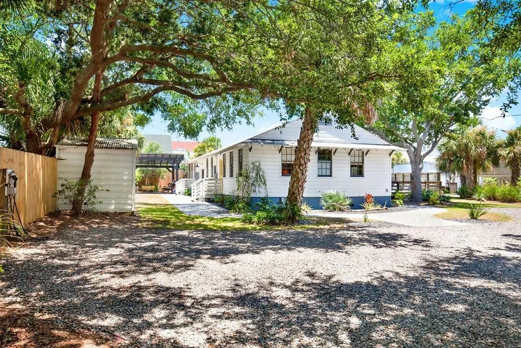 5 Bed 3 Ba House W Private Pool Apartment