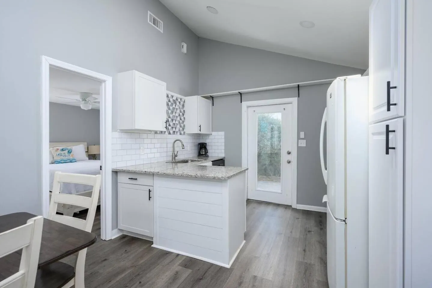 2 Adjoining For 10 People * Tybee Island