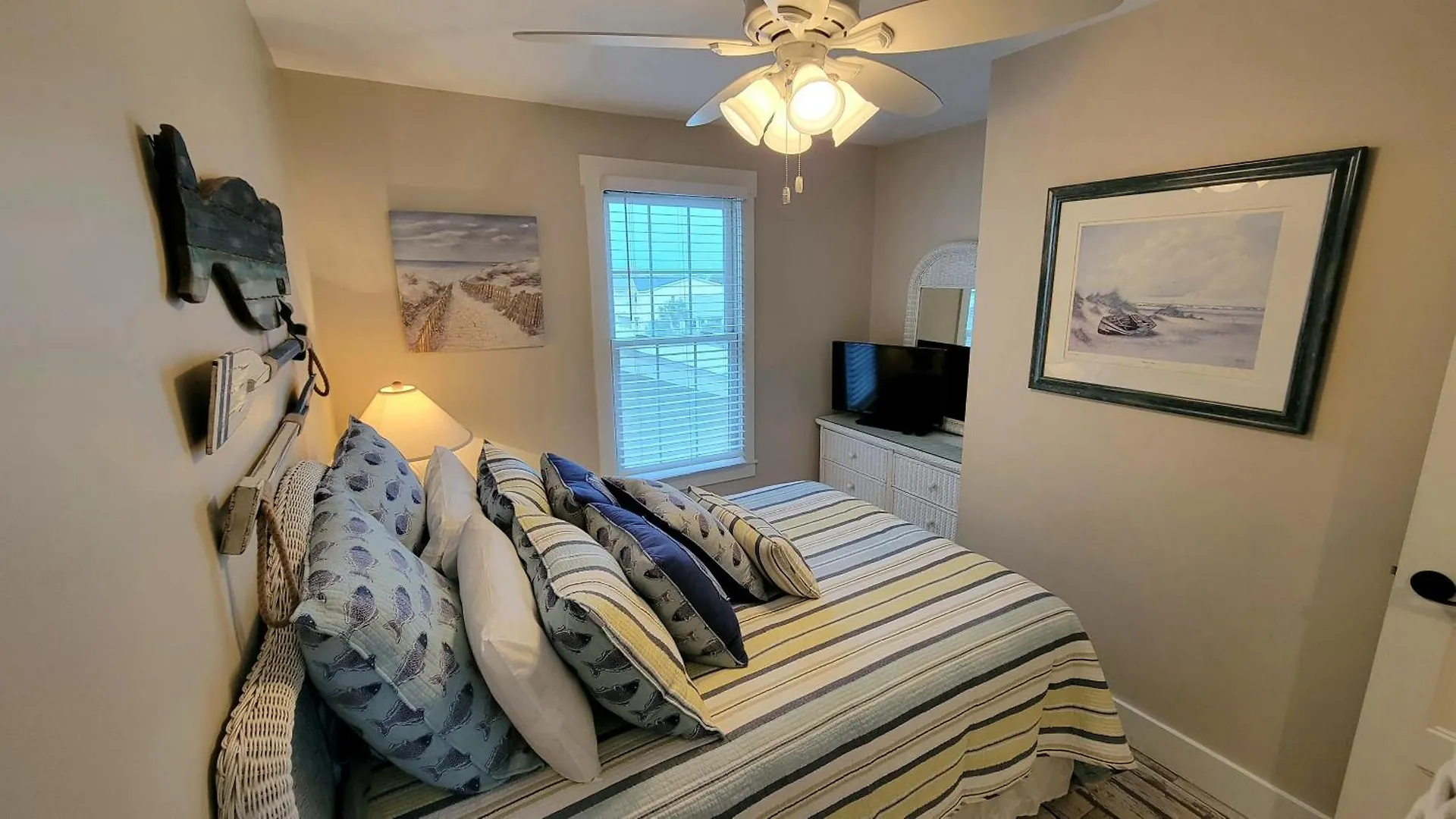 Holiday home Dolphin Watch 09 By Tybee Vacation *