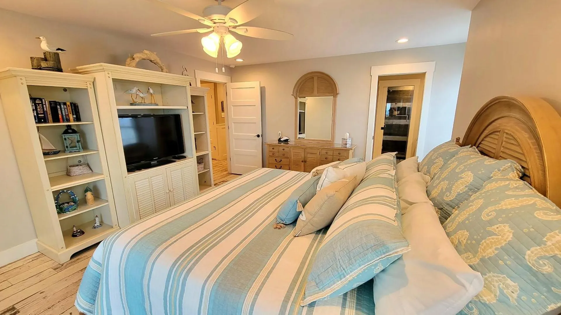 Dolphin Watch 09 By Tybee Vacation Holiday home