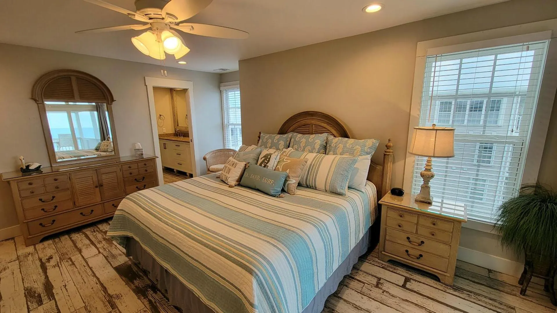 Dolphin Watch 09 By Tybee Vacation Holiday home *