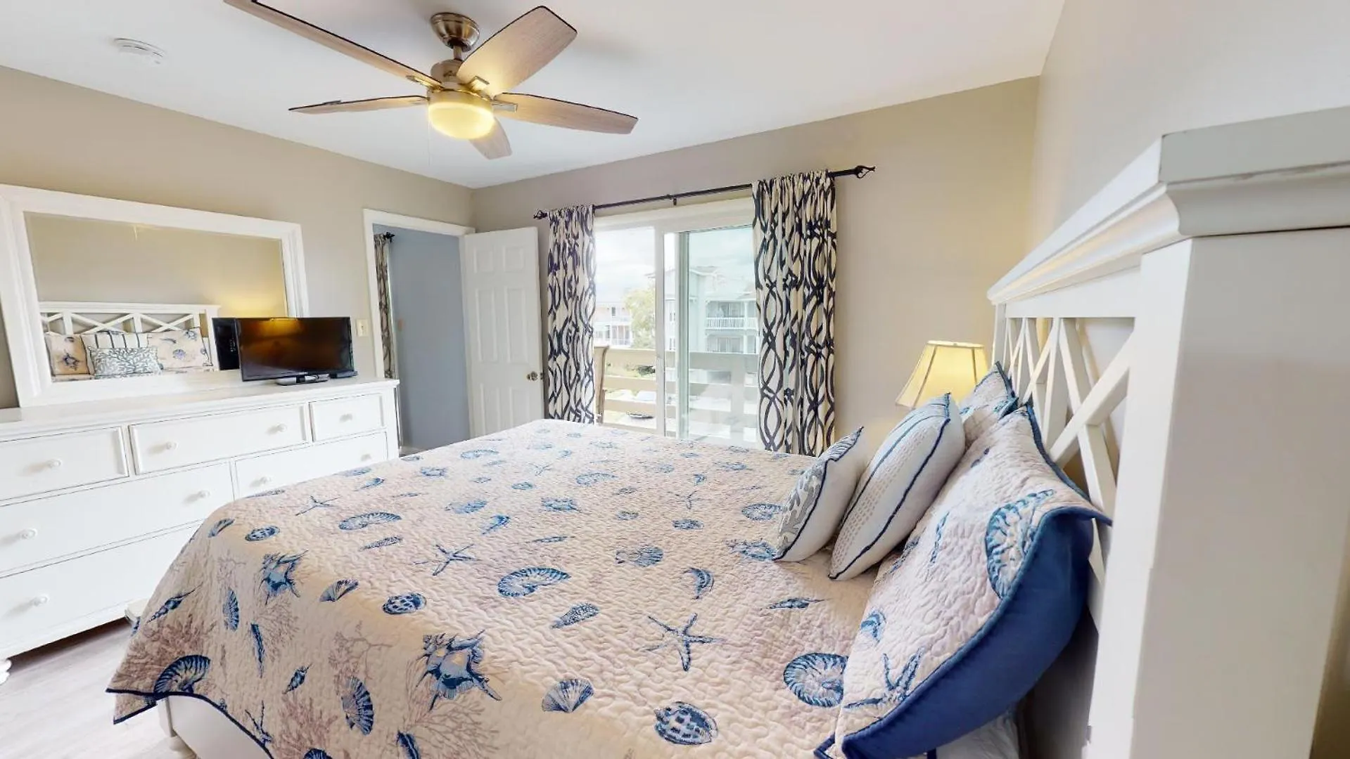 Holiday home Lighthouse Point 10b By Tybee Vacation *