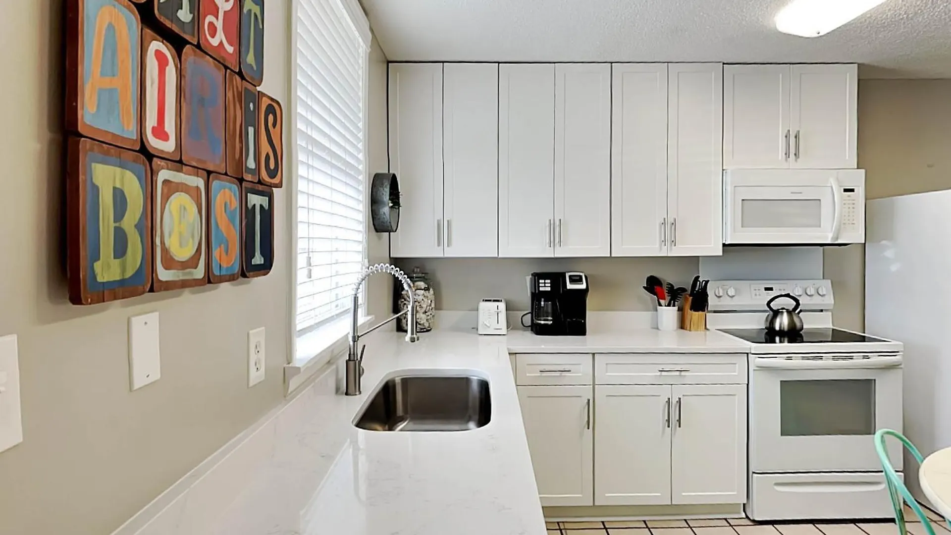 Latitude Adjustment A Apartment *