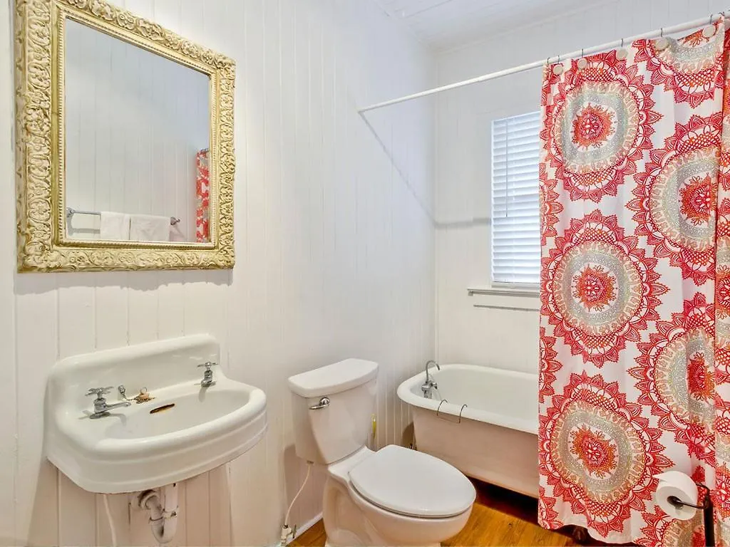Bikini Apartment *