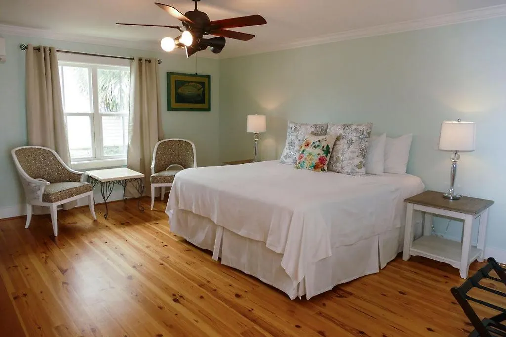 Beachview And Bed & Breakfast Tybee Island