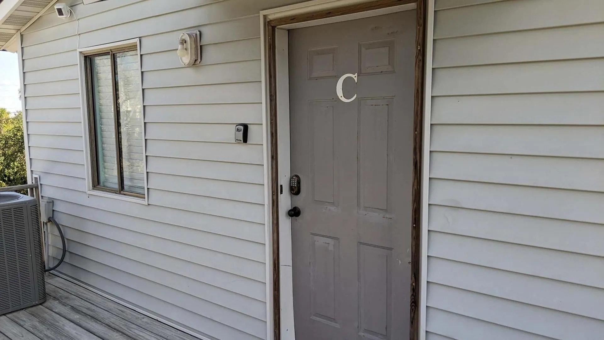 Vacation Walkable To Dining&shopping-unit C Tybee Island