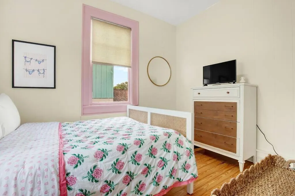 Splash Upper Unit Heated Pool, Walk To Apartment *