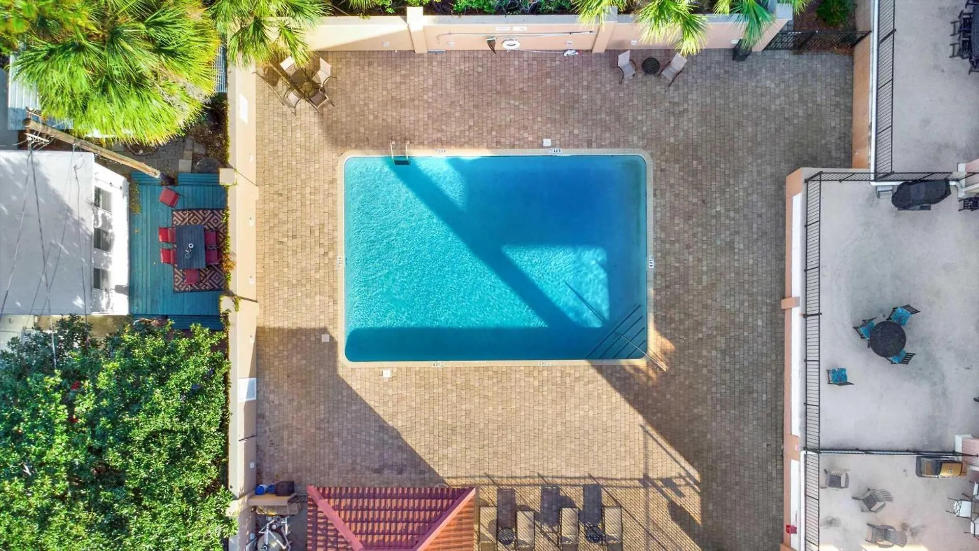Brass Rail 212 Holiday home