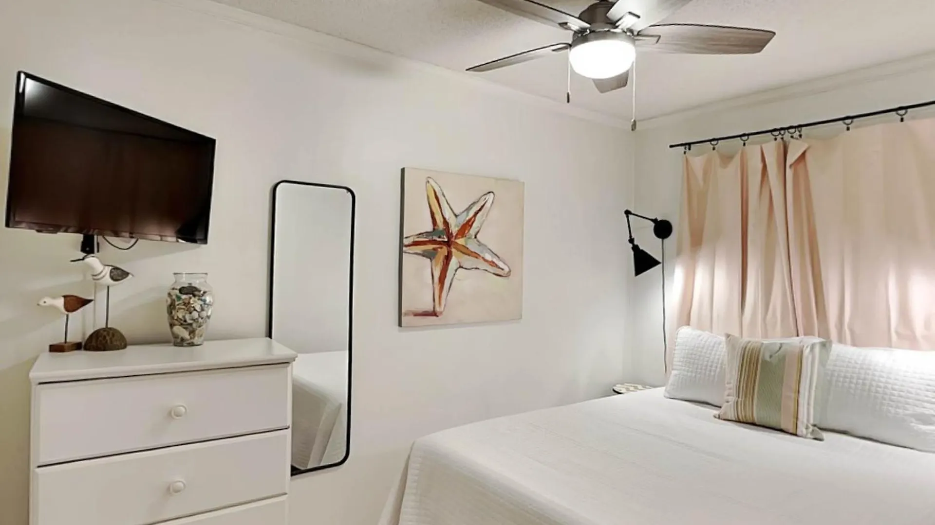 Racquet A133 Apartment