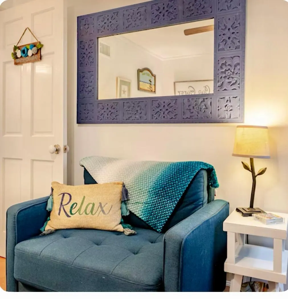 Pearls Pad - Beautiful 1 Bedroom Apartment- 1 Block To Beach Apartment *