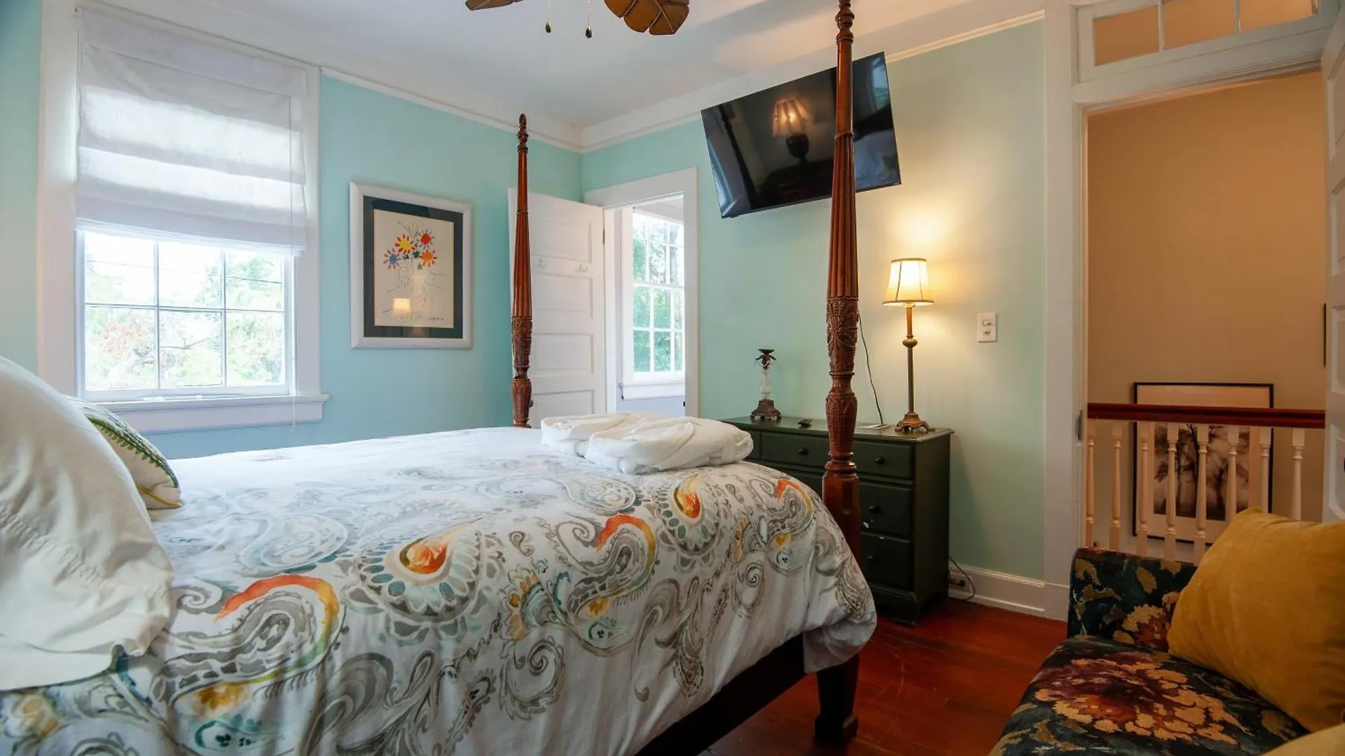 Bed & Breakfast 3 The Gallery