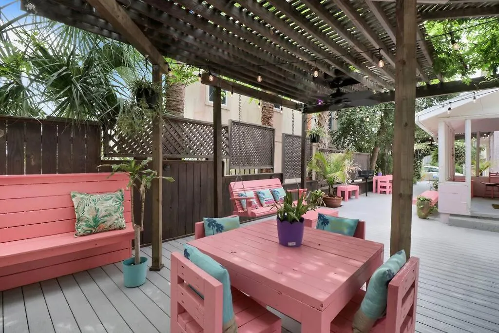 Beachy King 1st Floor Oasis ~ 160 Steps To Beach! Tybee Island