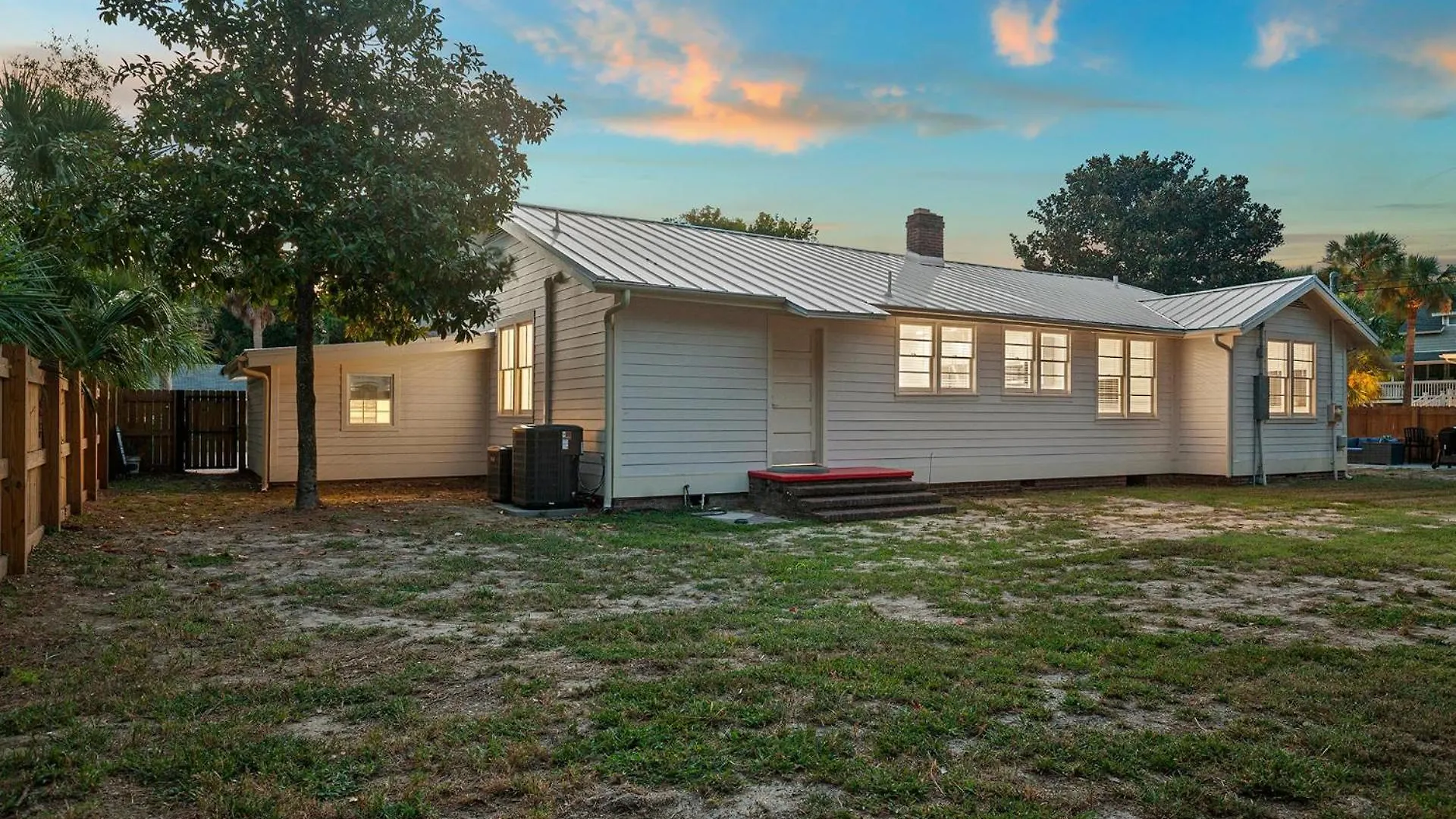Pink Pearl By The Sea 8 Bedroom Holiday home Tybee Island