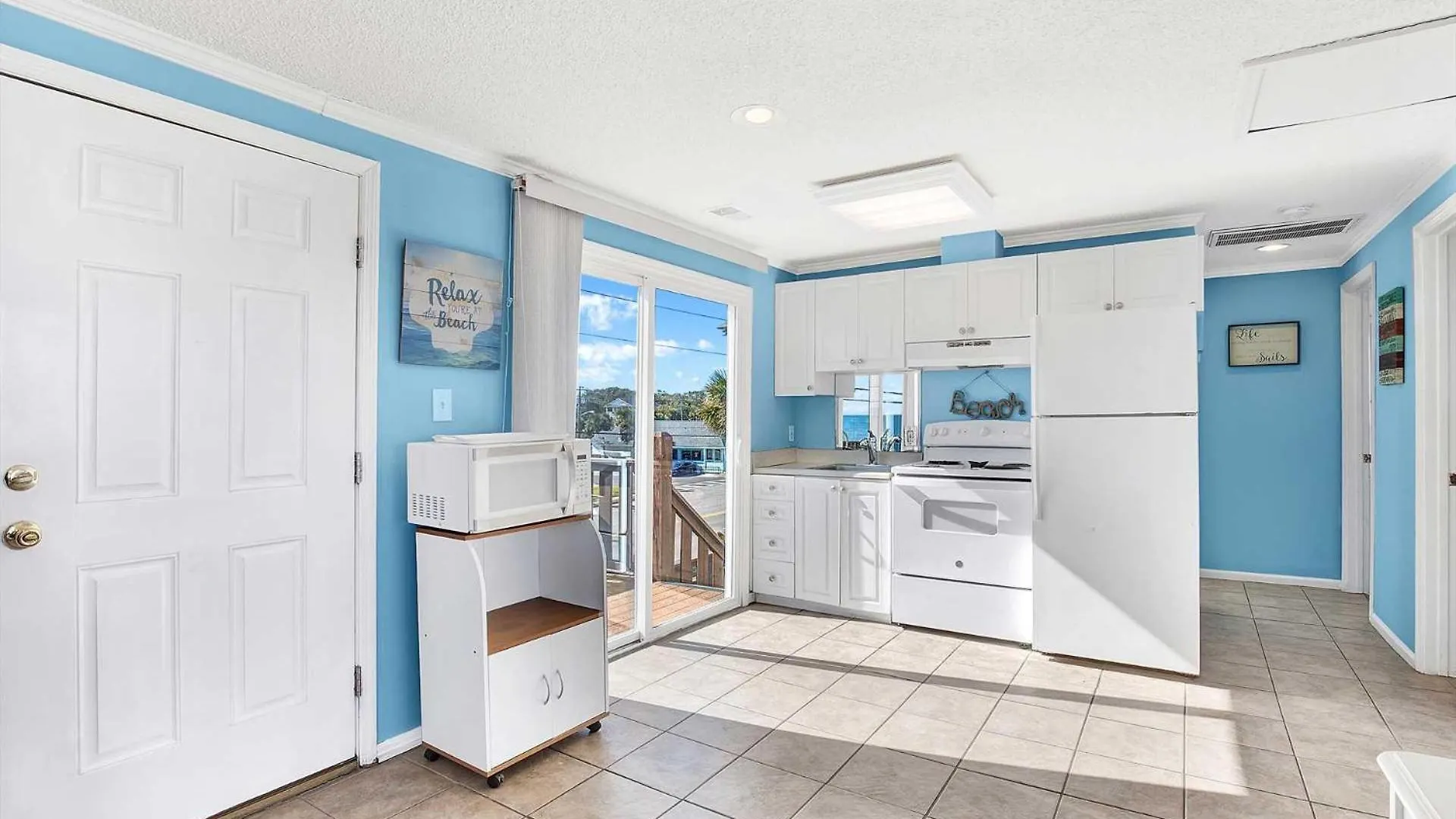 Ocean Front 101-3 *