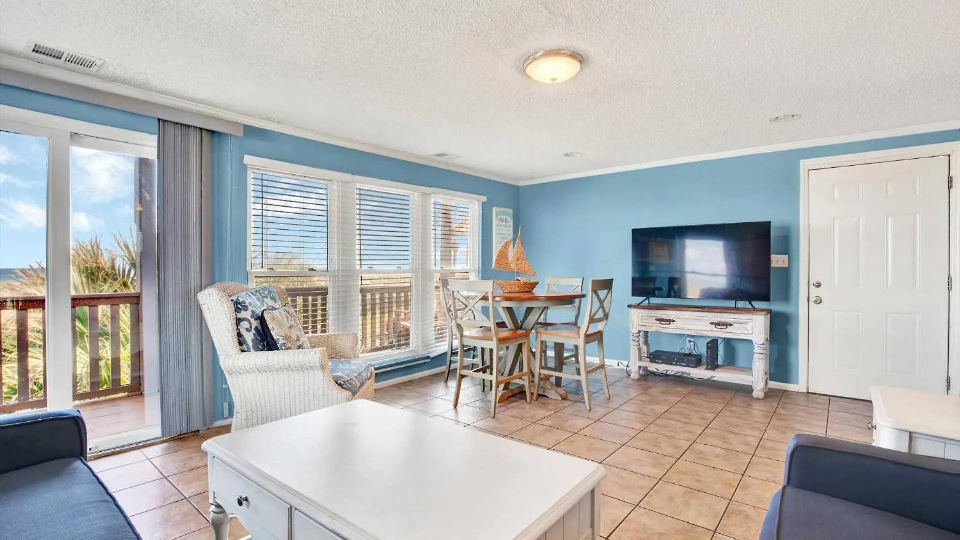 Apartment Ocean Front 101-2 *