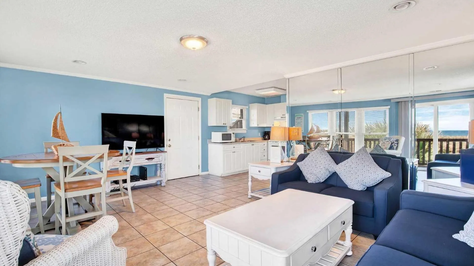 Ocean Front 101-2 Apartment