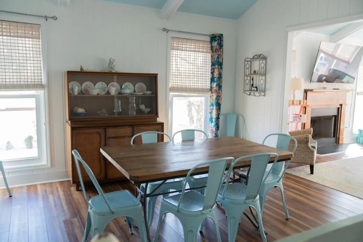 Tybee Seaside House - 2br 2 Ba Apartment