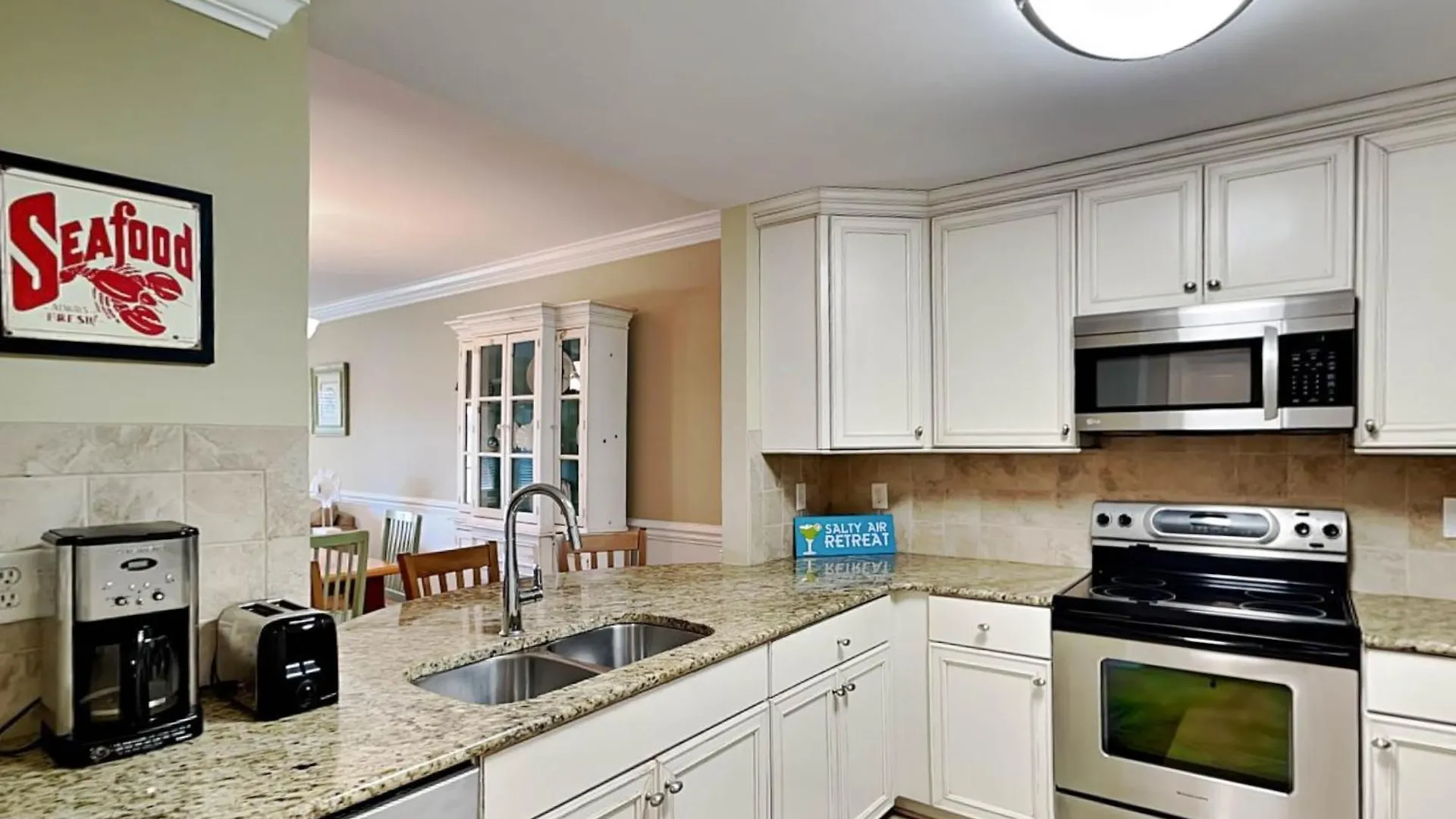 Brass Rail 311 Apartment
