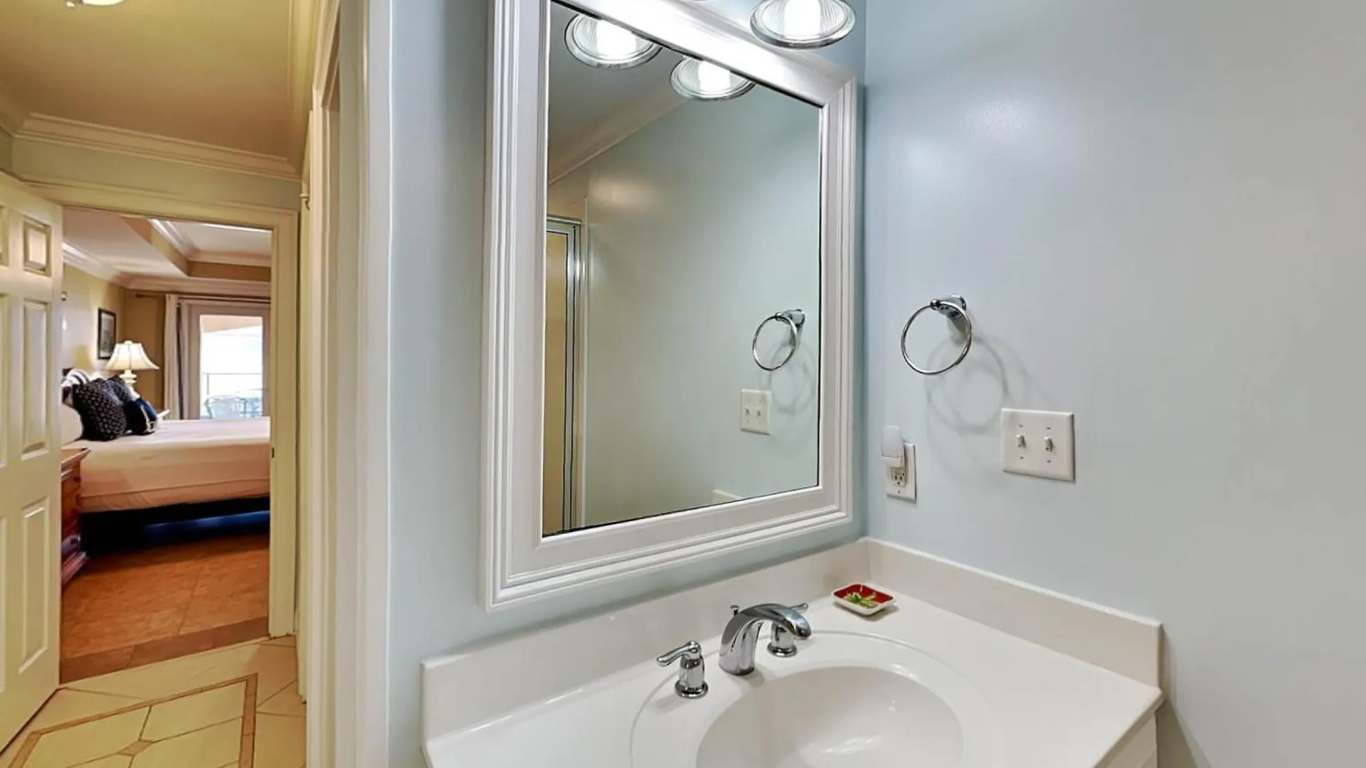 Apartment Brass Rail 311 *