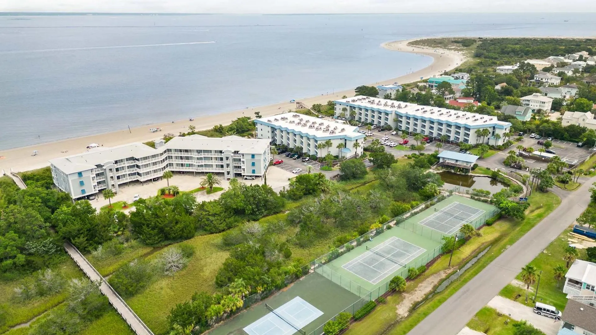 Apartment Racquet A117 *