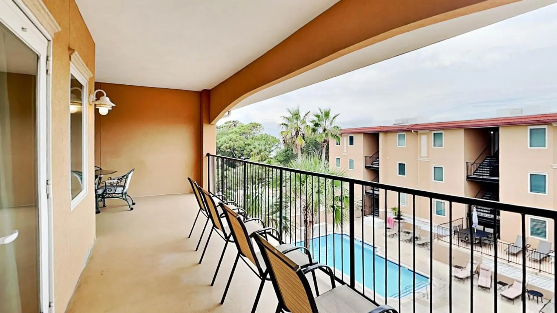 Brass Rail 311 Apartment *