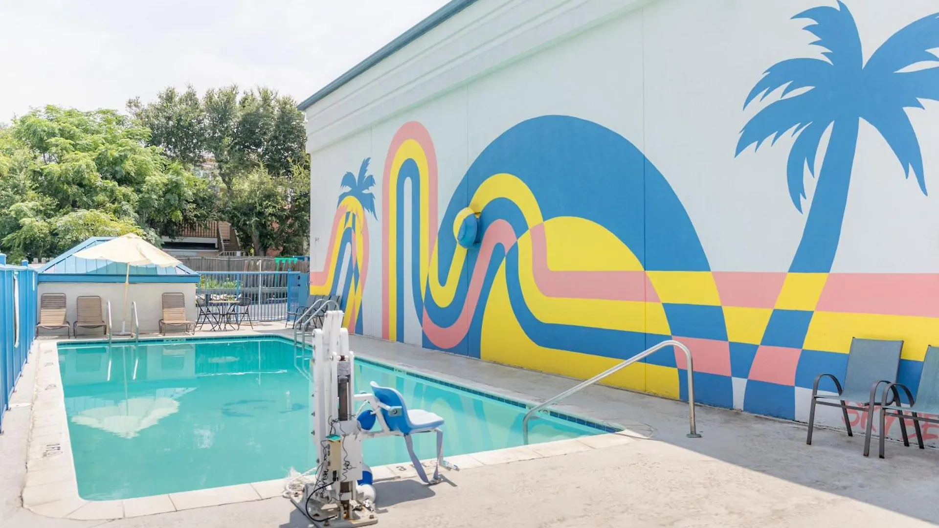 Sandcastle Motel