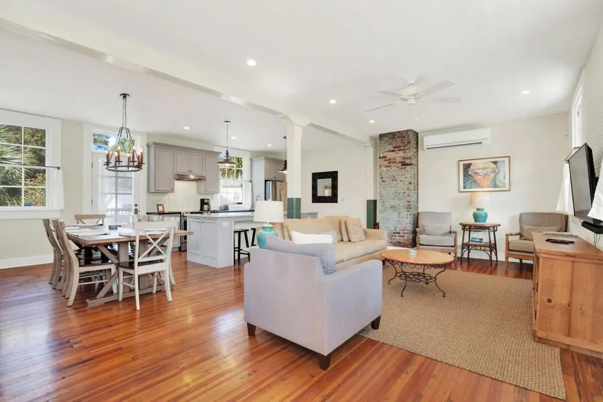 Historic Quarters At The Commissary 3 Unit Estate * Tybee Island