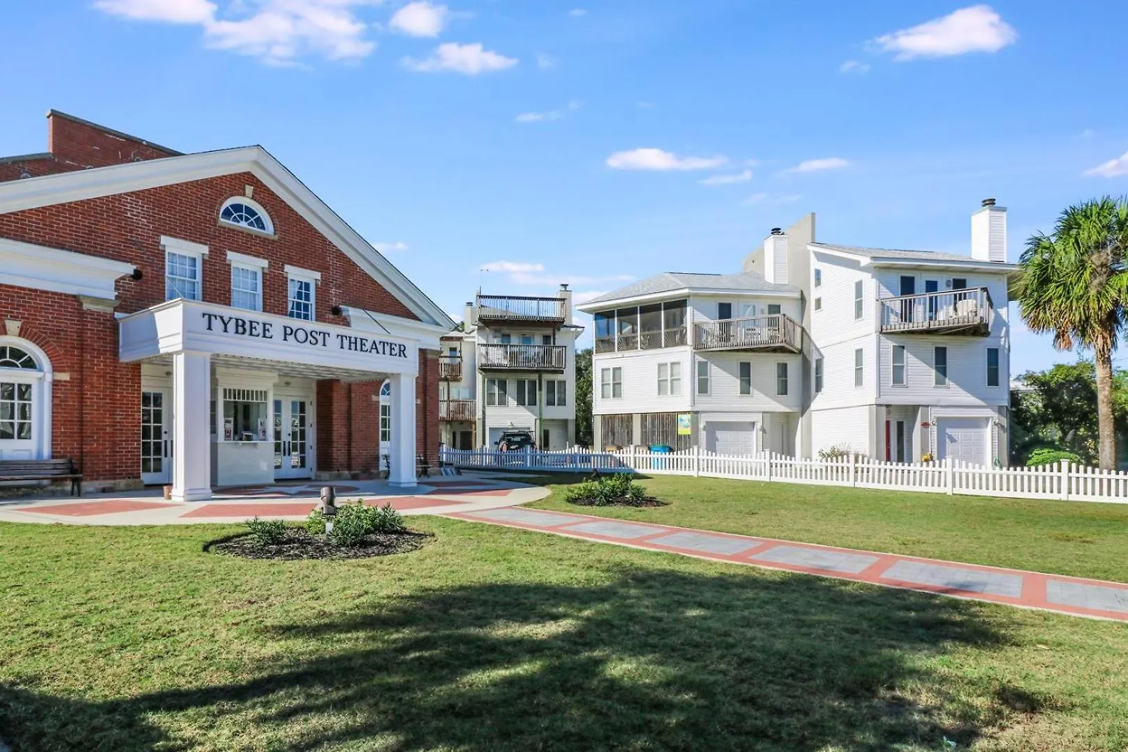 33c Lighthouse Point *