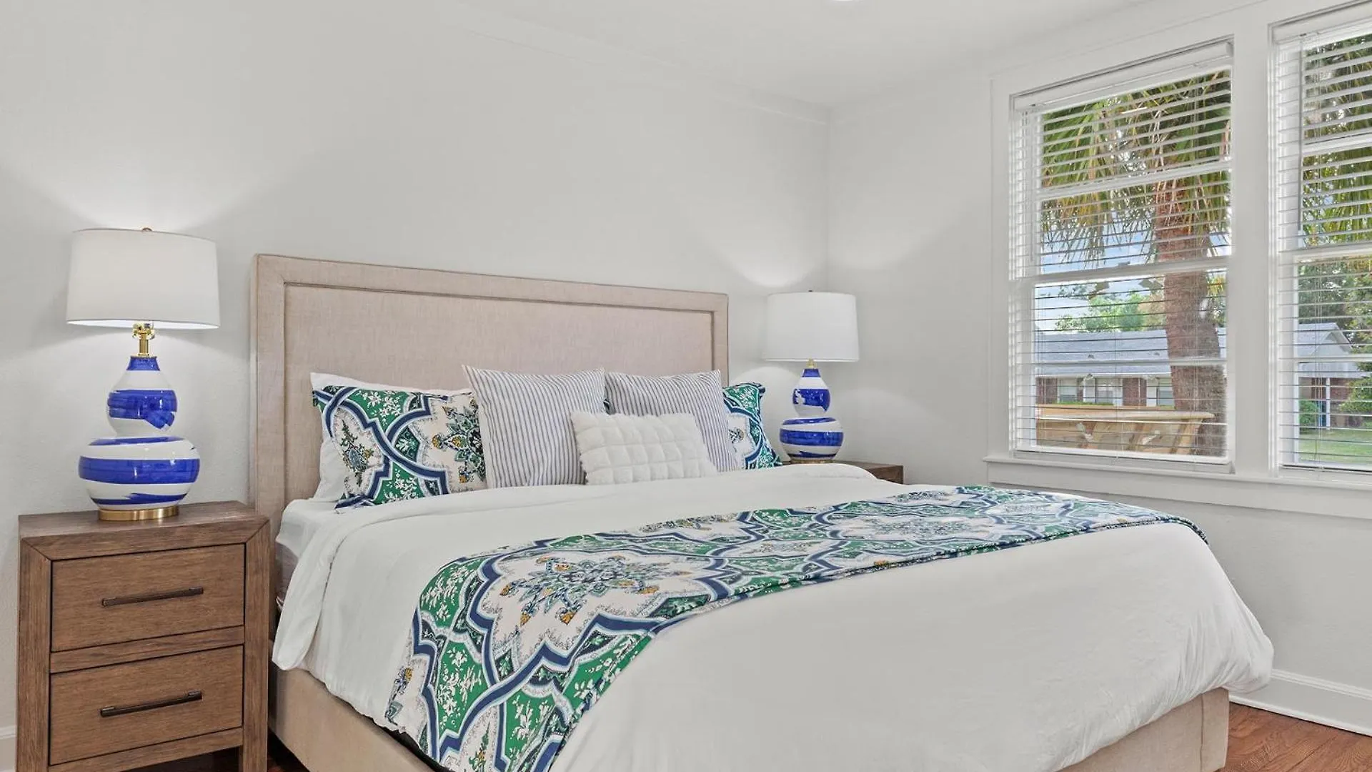 Pink Pearl By The Sea 6 Bedroom *