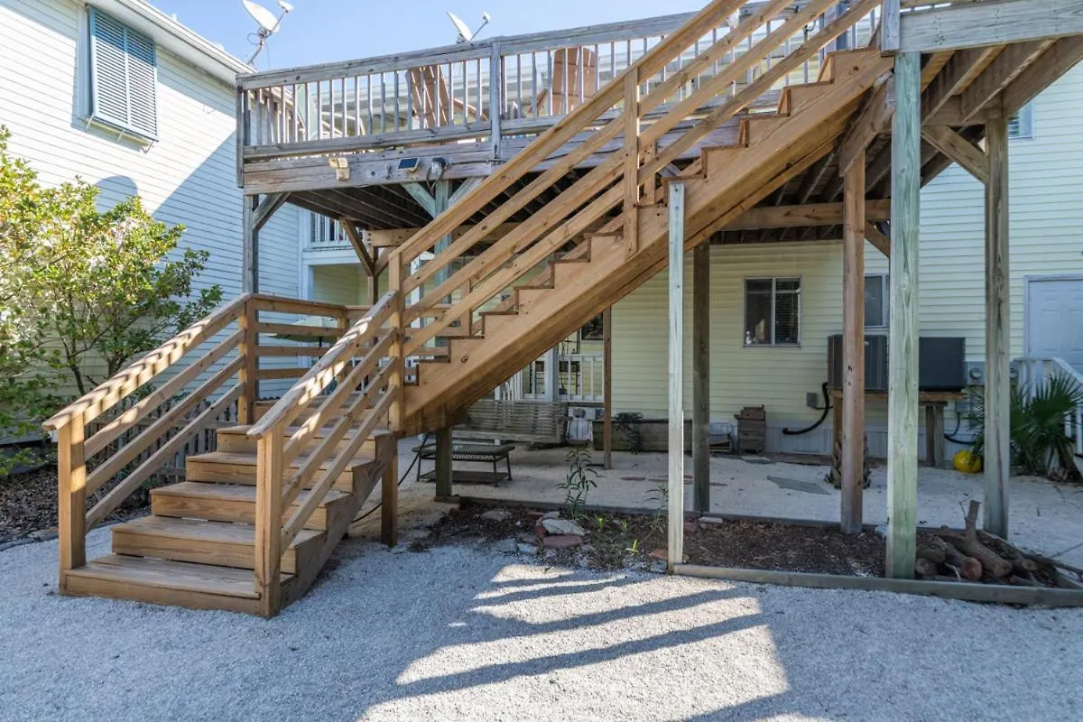Somewhere In Tybee Upstairs And Downstairs Holiday home *