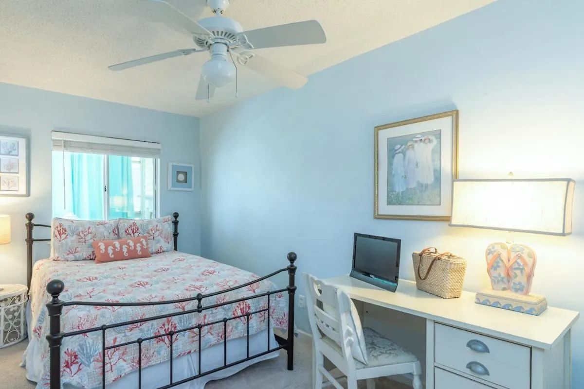 Somewhere In Tybee Upstairs And Downstairs Holiday home *