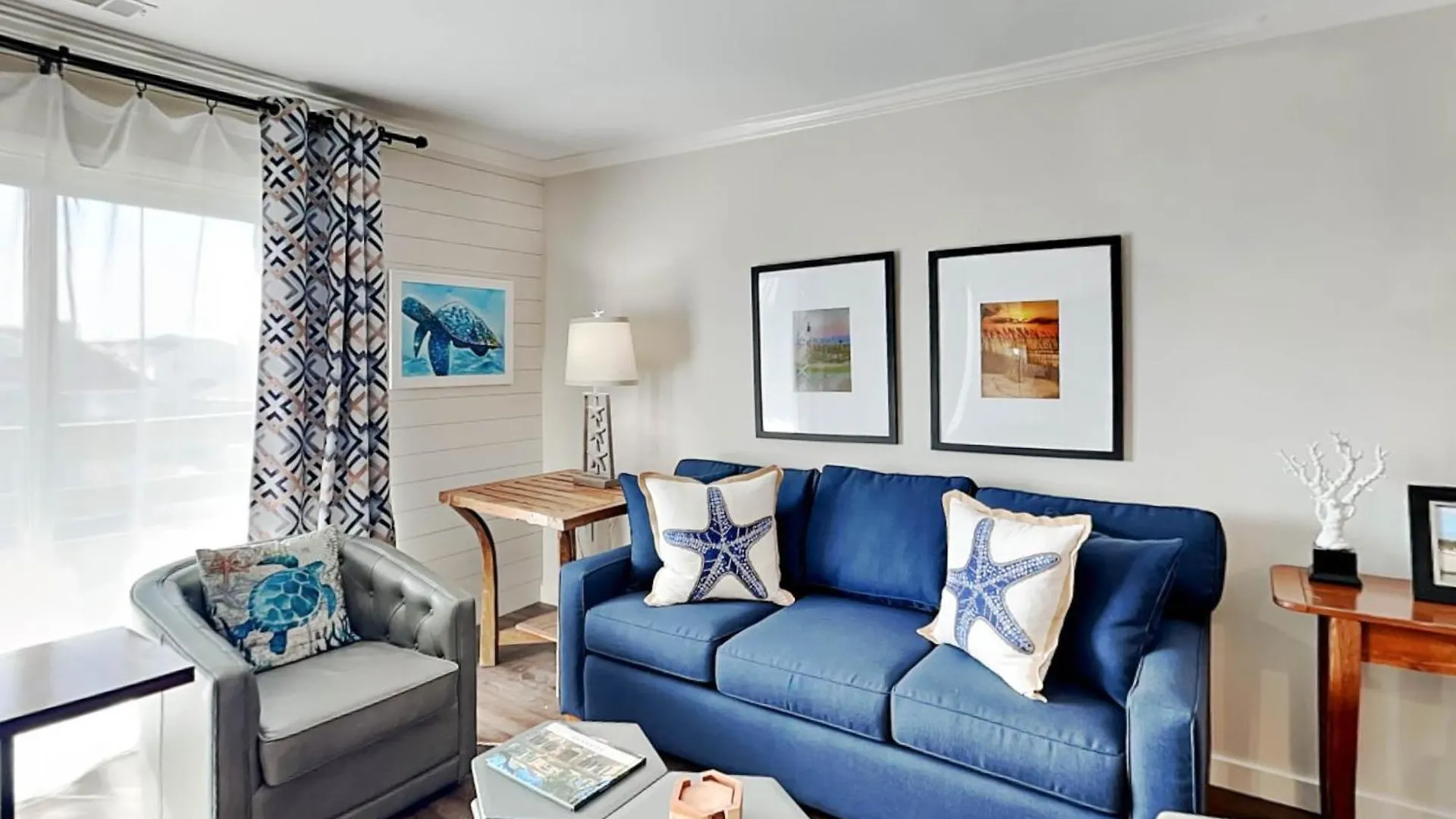 Apartment Lighthouse Point 9c