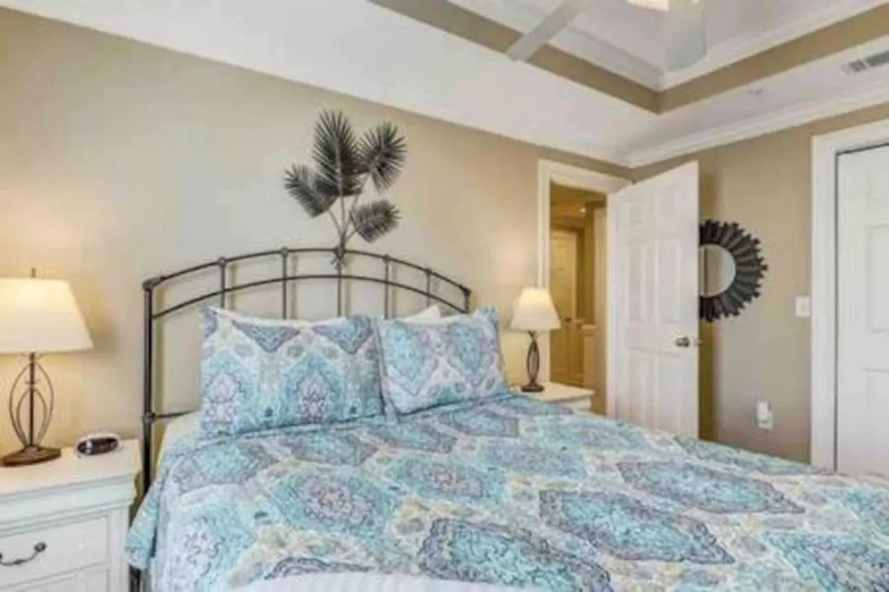 Holiday home Downtown Tybee-brass Rail-3 Bed-2 Covered Parking *