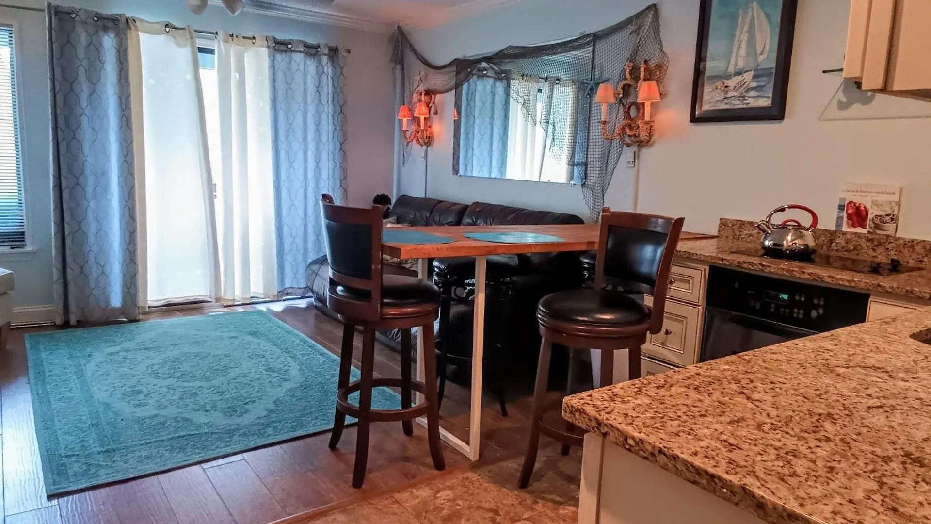 Lazy Shores Apartment *