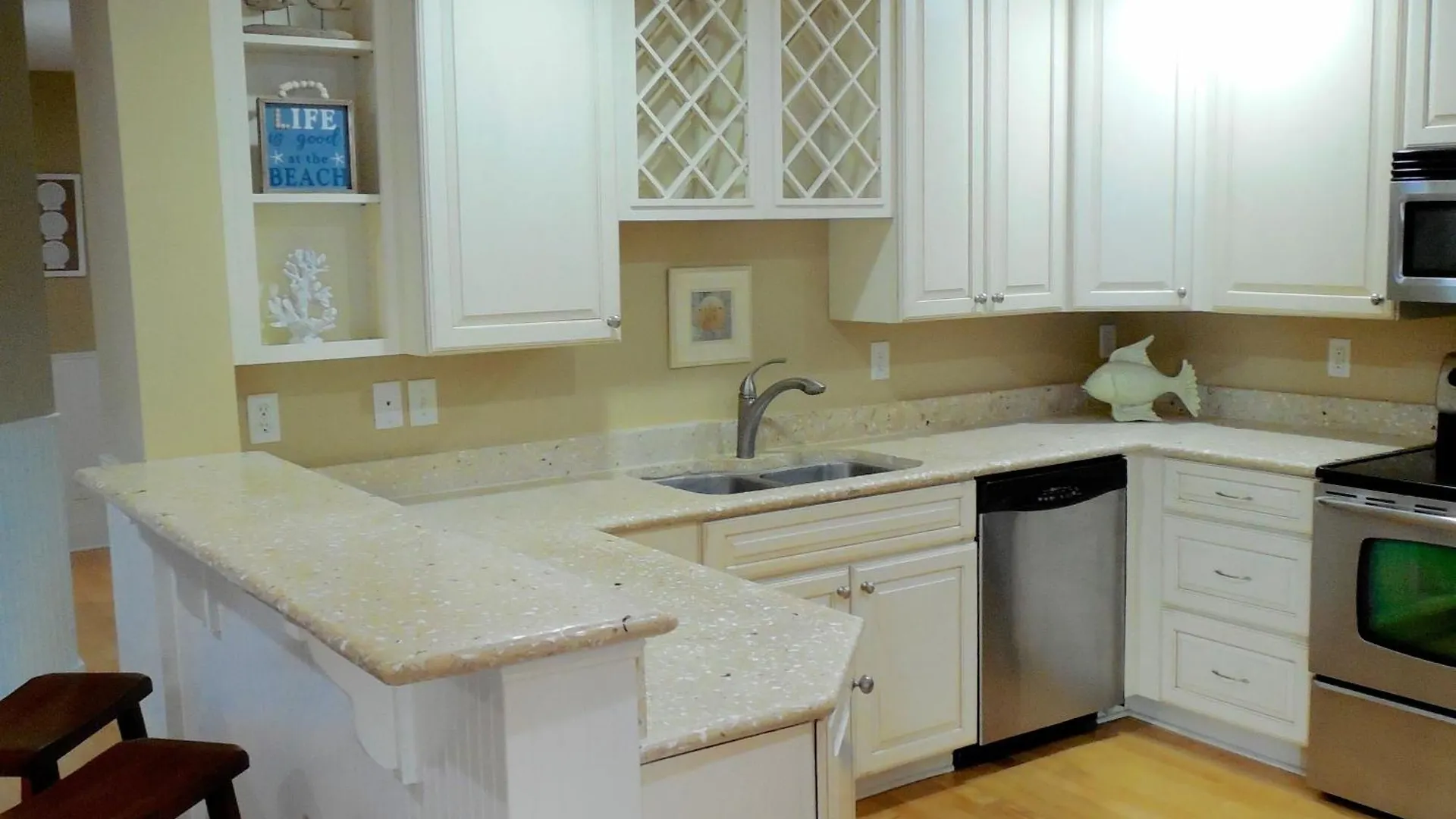 Tybee Retreat Unit 1 *