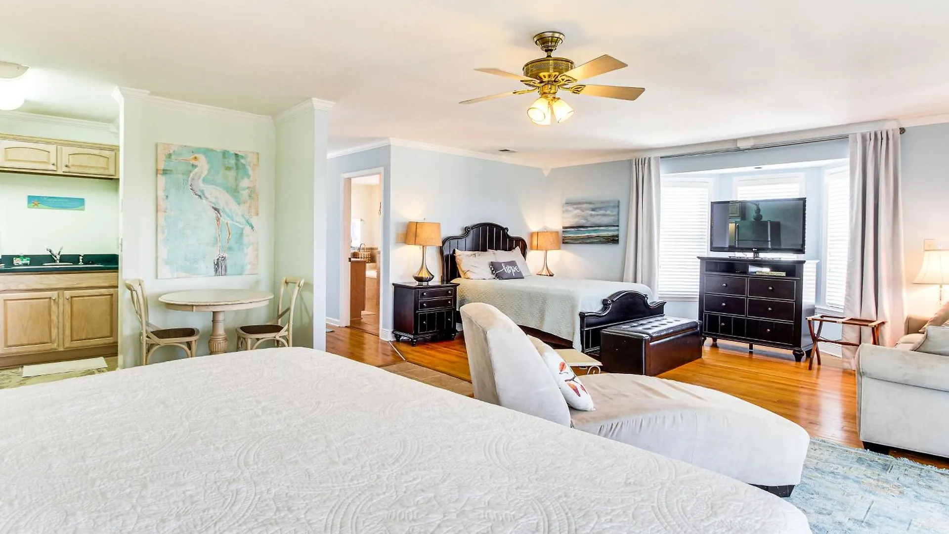 Spacious Retreat With Private Pool Tybee Island