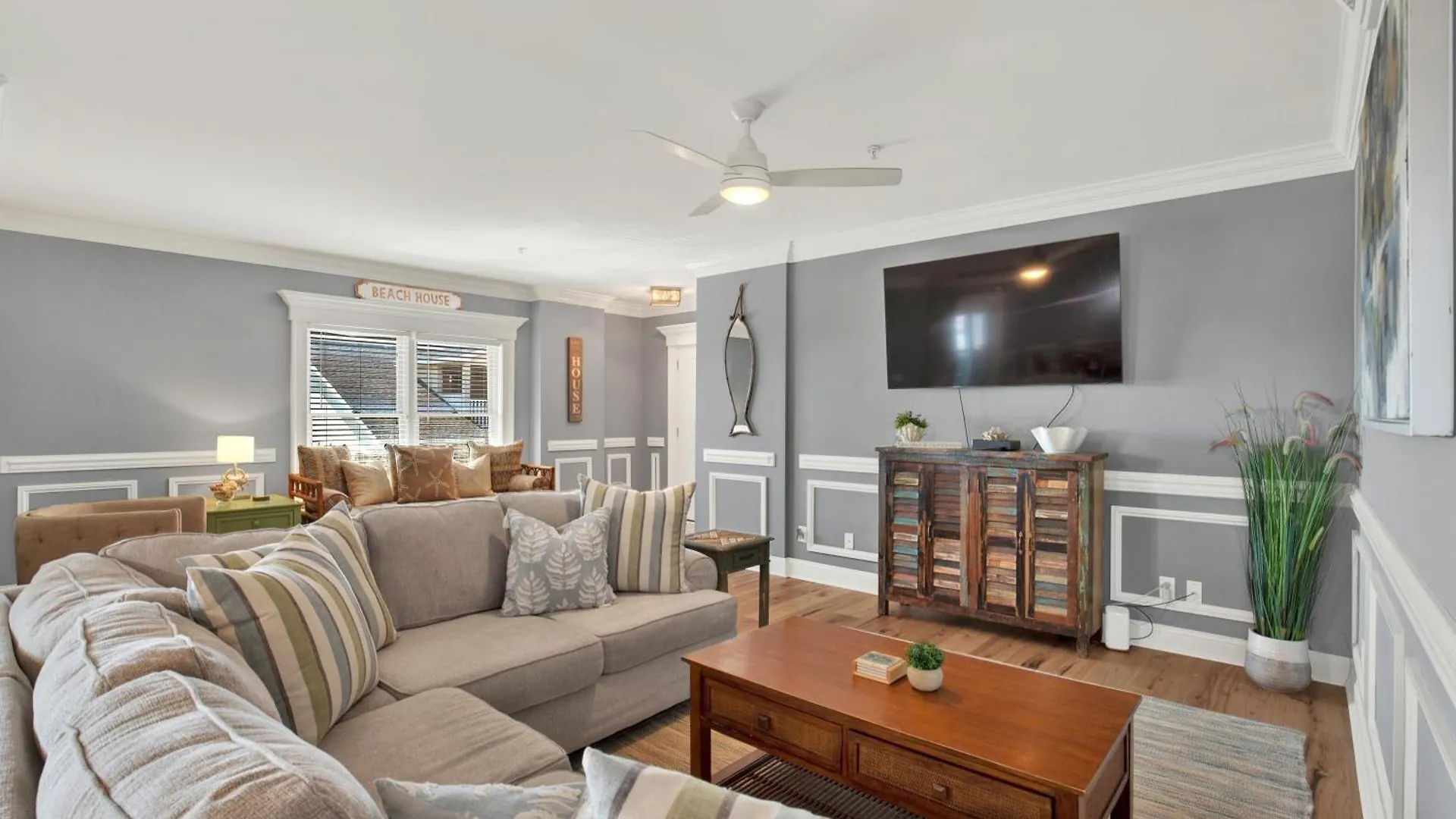 Silver Seas 303 Holiday home