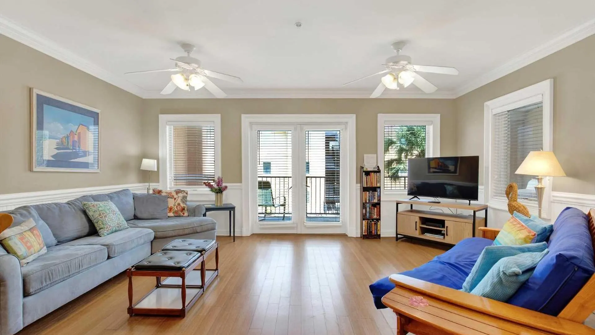 Brass Rail 212 Holiday home