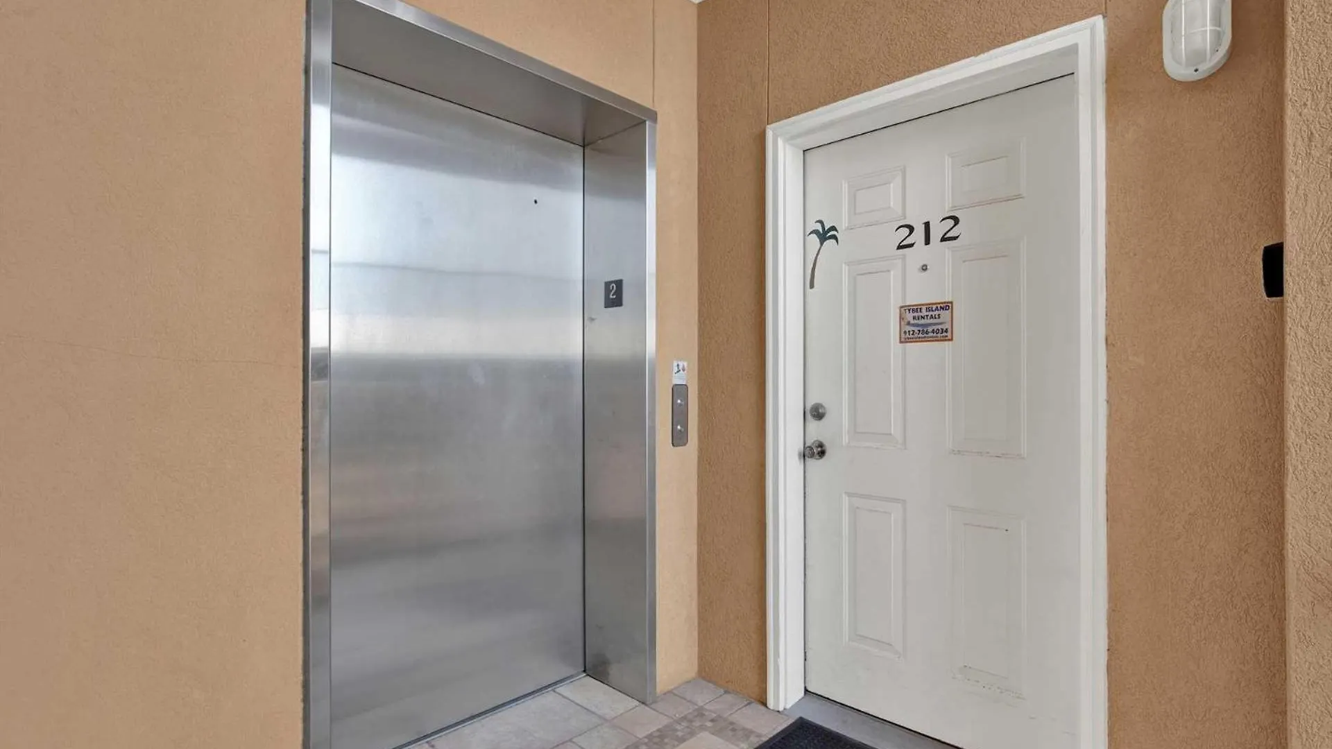 Brass Rail 212 Holiday home *