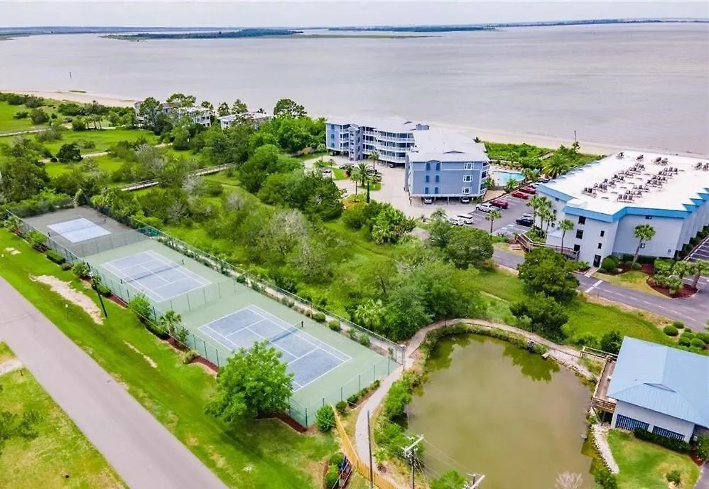 Beachside Condo-water And Pool View Floor Apartment Tybee Island