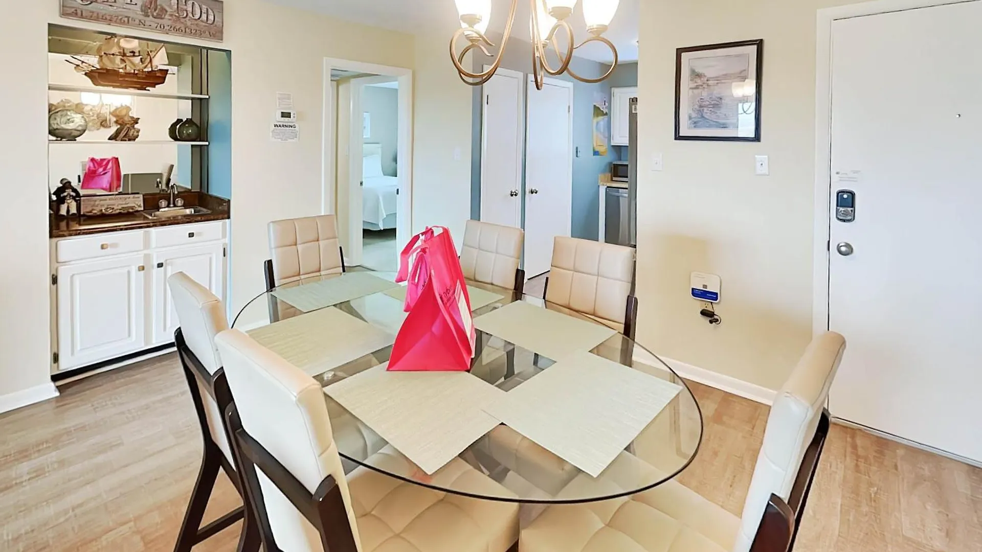 Lighthouse Point 14b Apartment *